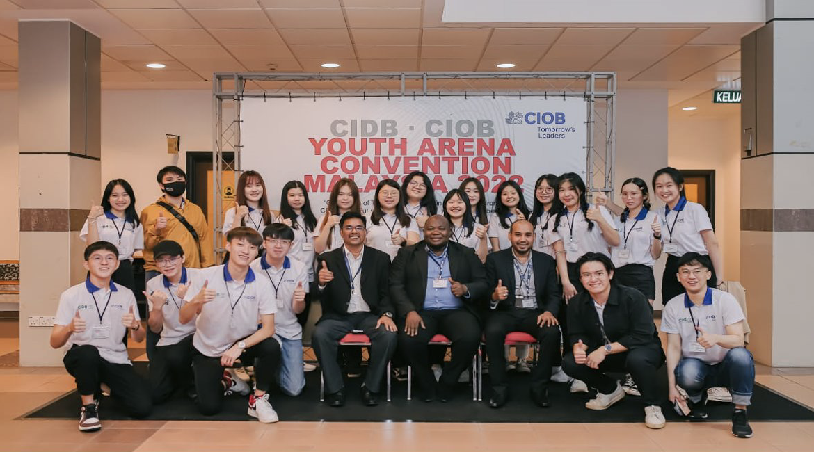UoRM students at the CIDB-CIOB Youth Arena Convention, showcasing industry engagement.